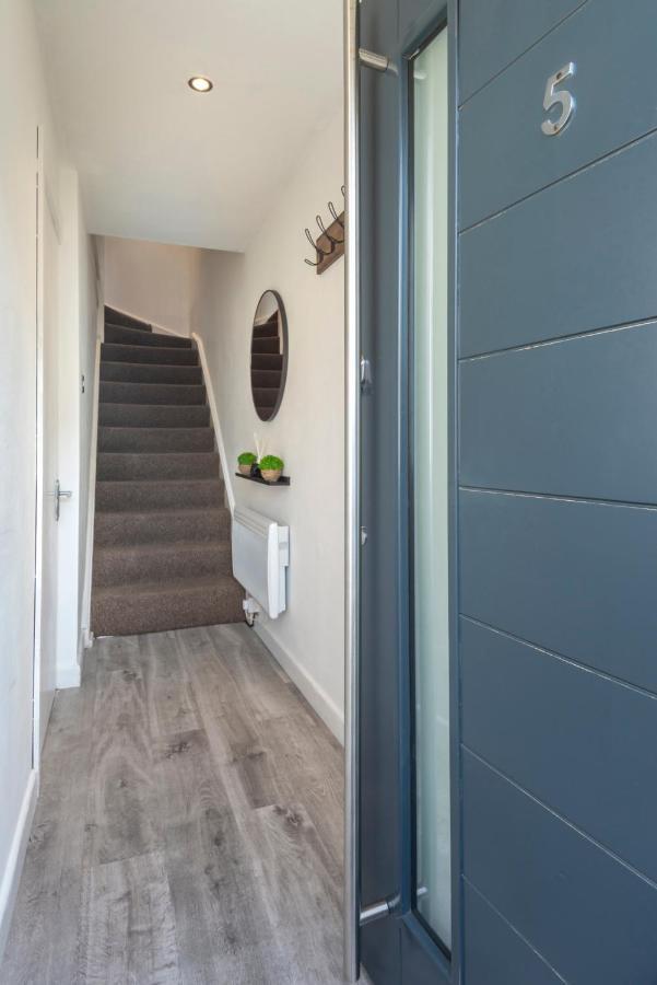 2 Bed Town House With Garden In Hackney, London Lägenhet Exteriör bild