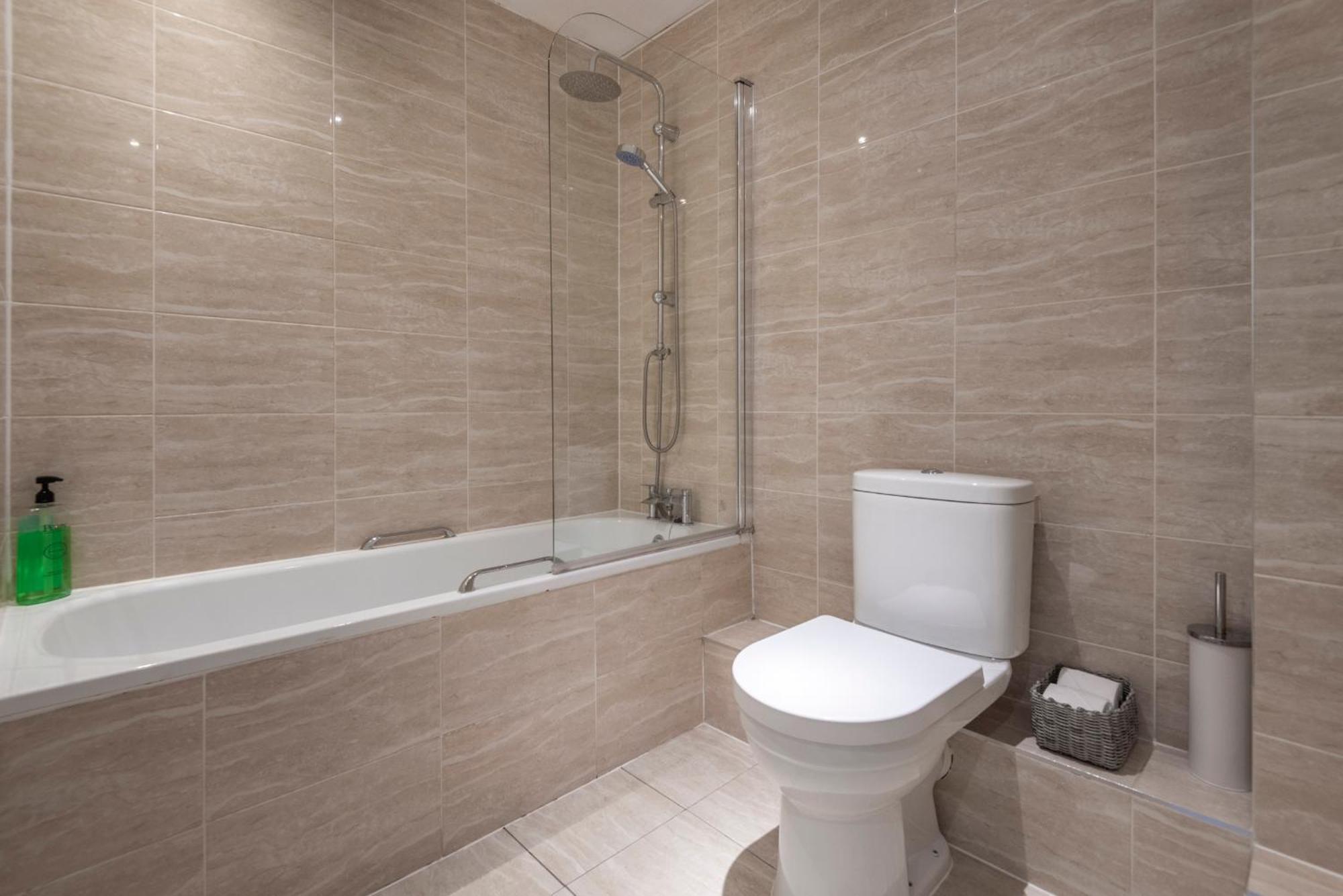 2 Bed Town House With Garden In Hackney, London Lägenhet Exteriör bild