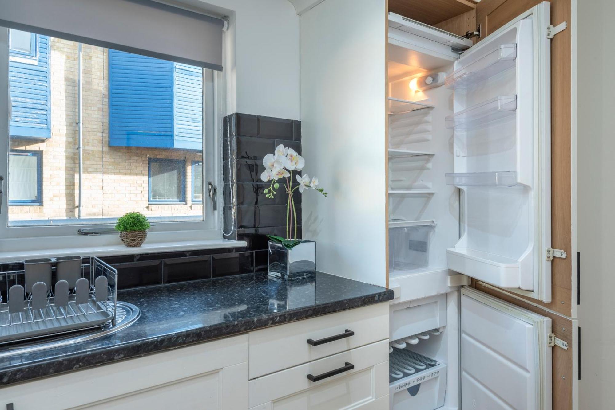 2 Bed Town House With Garden In Hackney, London Lägenhet Exteriör bild